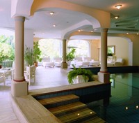 Indoor relaxation area & pool