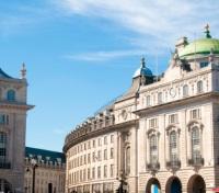 Specialist led tour along Piccadilly
