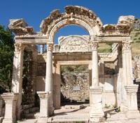  Temple of Hadrian 