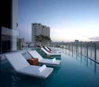 Millennium Hilton - Pool