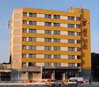 Parc Hotel near the Arini Park