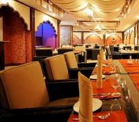 Restaurants & Bars