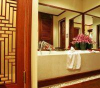 Suite Bathroom