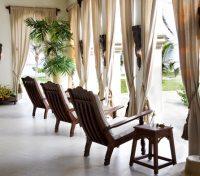 Swimming Pool Lounge