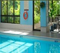 Cascadia Hotel & Suites Swimming Pool