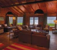 Dos Lagos Living Room