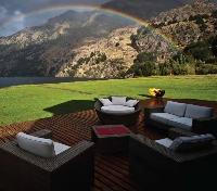 Dos Lagos Outdoor Lounge