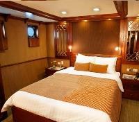 M/Y Grace Cabin