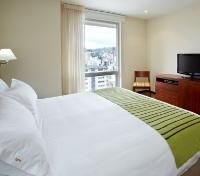 Holiday Inn Express Guest Suite