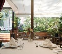 Park Plaza Dining