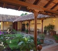 Patio del Malinche Gardens
