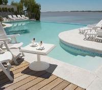 Radisson Colonia Swimming Pool