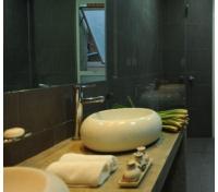2 Bedroom Suite Bathroom