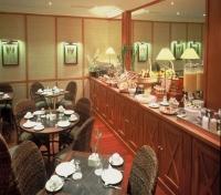 Amarante Arc de Triomphe Dining