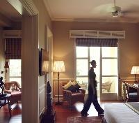 Colonial Suites