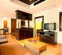 The Deluxe Suite