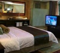 The Deluxe Riverbank Room