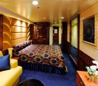 Yacht Club Deluxe Suite
