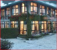 Silver Oaks Hotel 