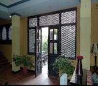 Hotel Courtyard Lobby