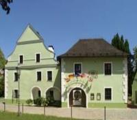 Gold Hotel