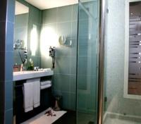 JM Suites Bathroom
