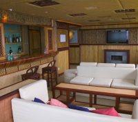 Living Room & Bar