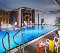 Sheraton Vancouver Wall Centre Swimming Pool