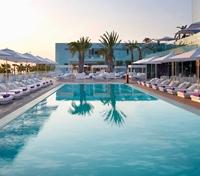 W Hotel - Outdoor Infinity Pool