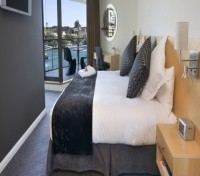 Quay Grand Suites Sydney Guest Room