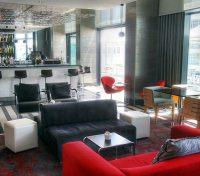 Bar & Lounge