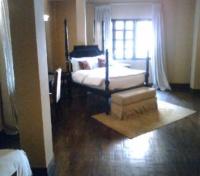 Hotel Courtyard Room