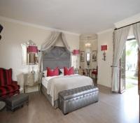 Heinitzburg Hotel - Guest Room