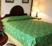 Royal Hideaway Guestroom