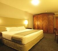 Stamford Plaza Deluxe Room