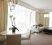 Deluxe Master Suite