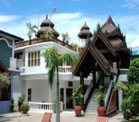Emerald Land Inn 