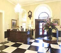 Mercure Queens - lobby and reception